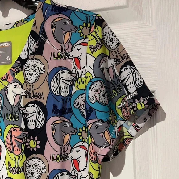 Small like new Skechers scrub top, bright cheerful colors - Picture 4 of 4